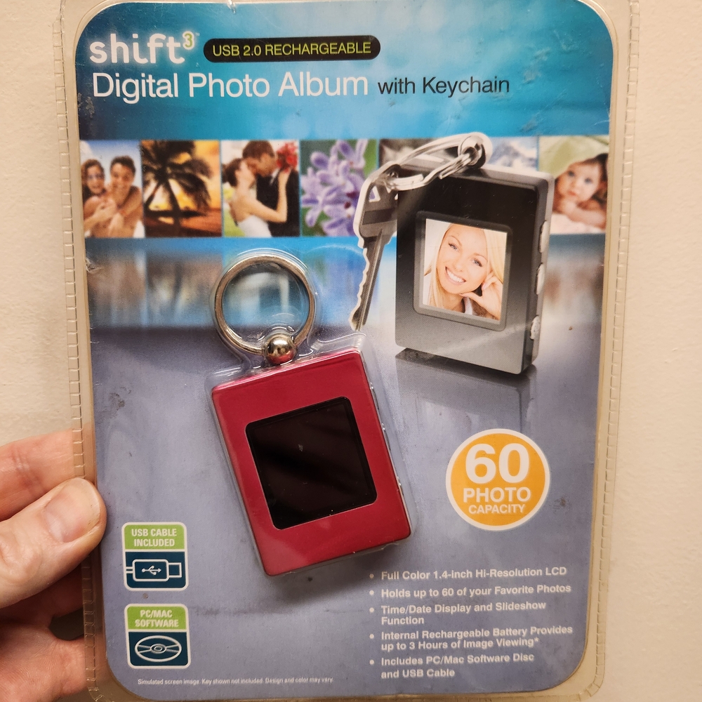 Red Digital Photo Album Keychain New Open Package